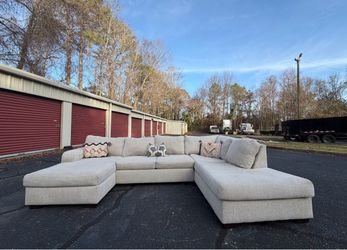 Cream Sectional ( Delivery Available)