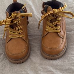 Toddler Boys Size 6 Carter’s Boots 