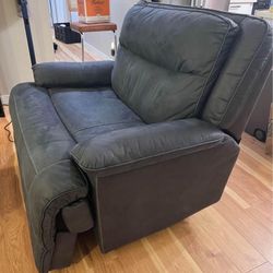 Oversized Cuddler Recliner with Power Headrest & USB