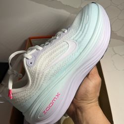 Nike Vomero Plus 