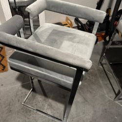 Set of 4 Modern Bar Stools – Silver & Velvet