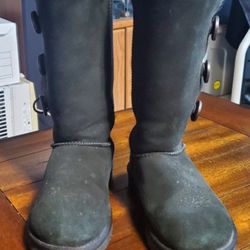 Boots UGG Size 5 $40