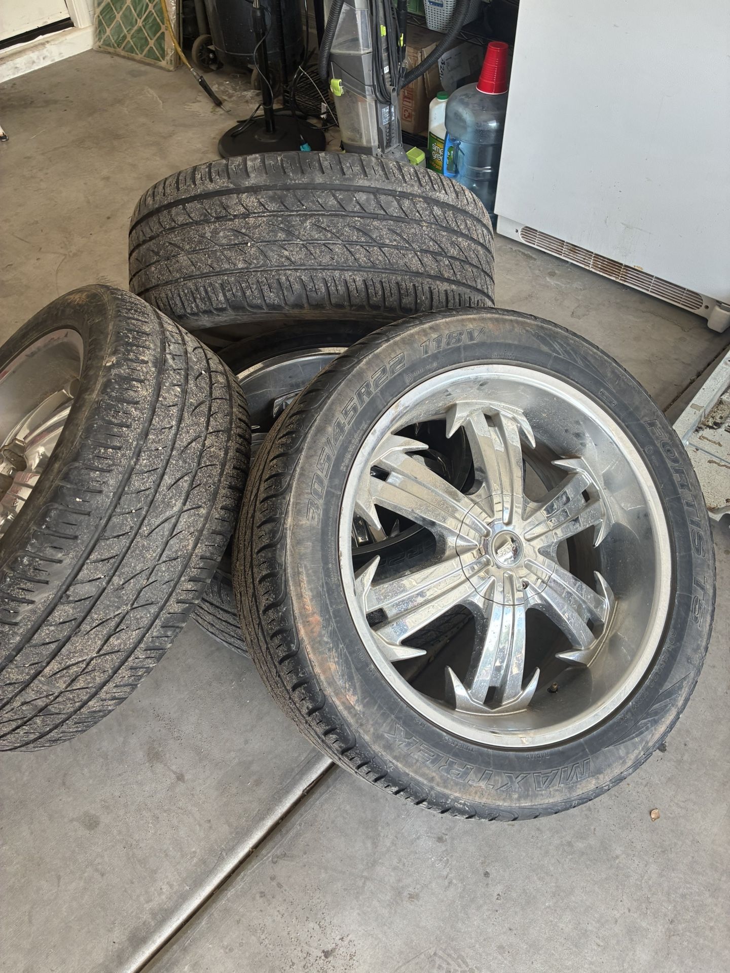 20 Inch Universal Rims for Sale in Maricopa, AZ - OfferUp