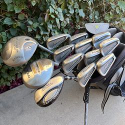 Men’s golf club set with a Nike golf bag