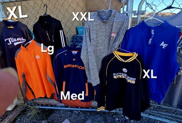 
Selling a mix of used but great condition sports apparel – all officially licensed team gear. Perfect for fans or gifts!

