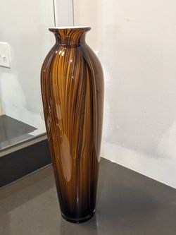 18-in glass vase