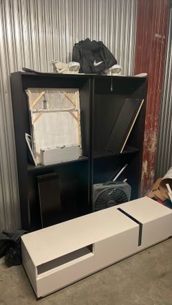 Tall shelves caninets (x2)