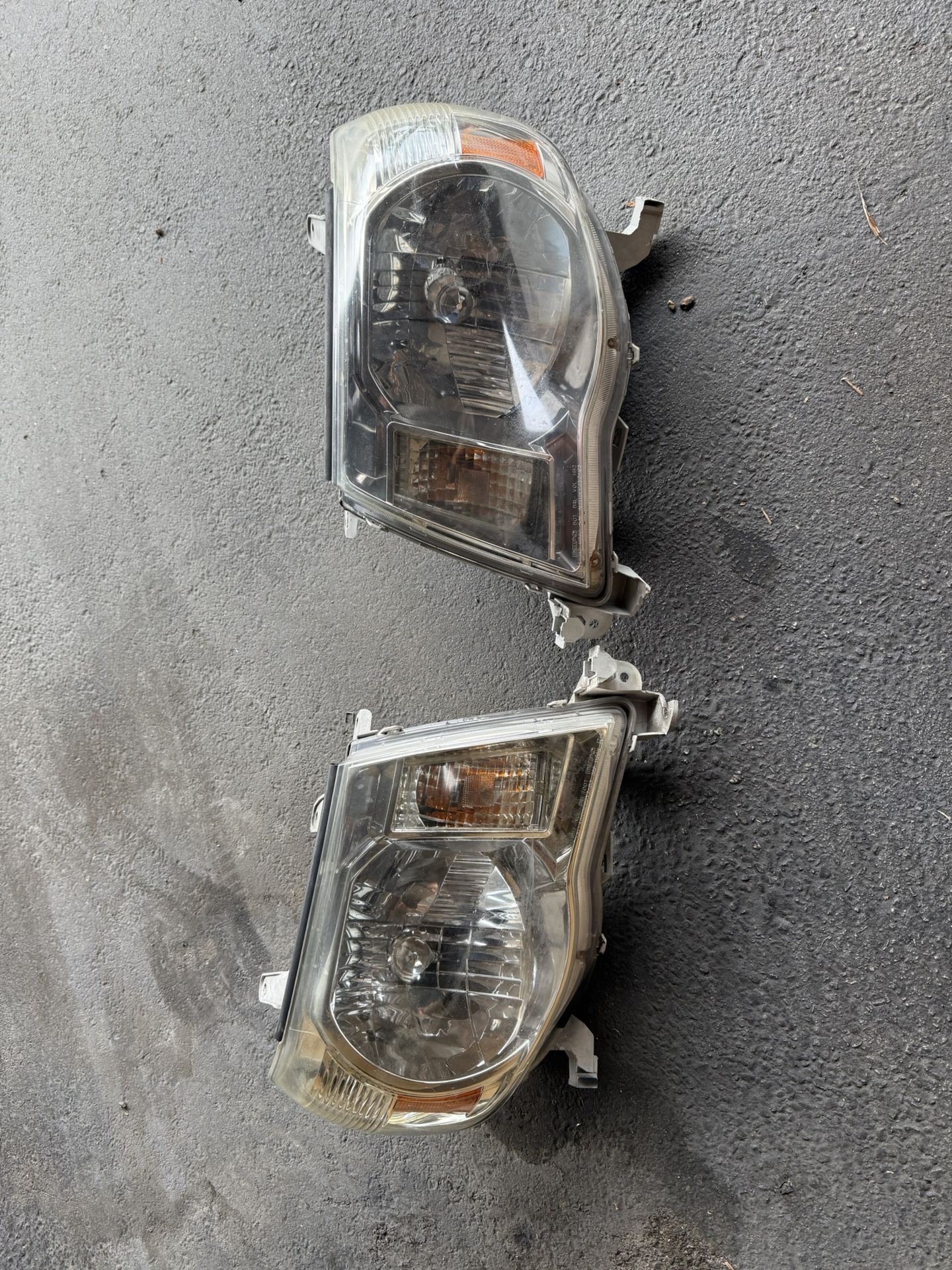 Stock Tacoma Headlights 05-15