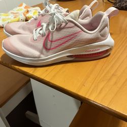 Nike Air Zoom Arcadia Size 6.5Y