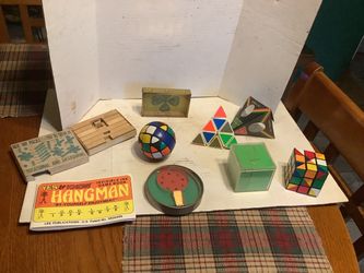 Vintage hand held dexterity games for the 60and 70s all in working condition 8 total games for one price.  Most made in Germany Plainfield, Illinois