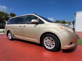 2011 Toyota Sienna XLE