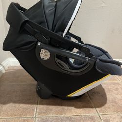 Orbit Baby Car Seat Merino Black