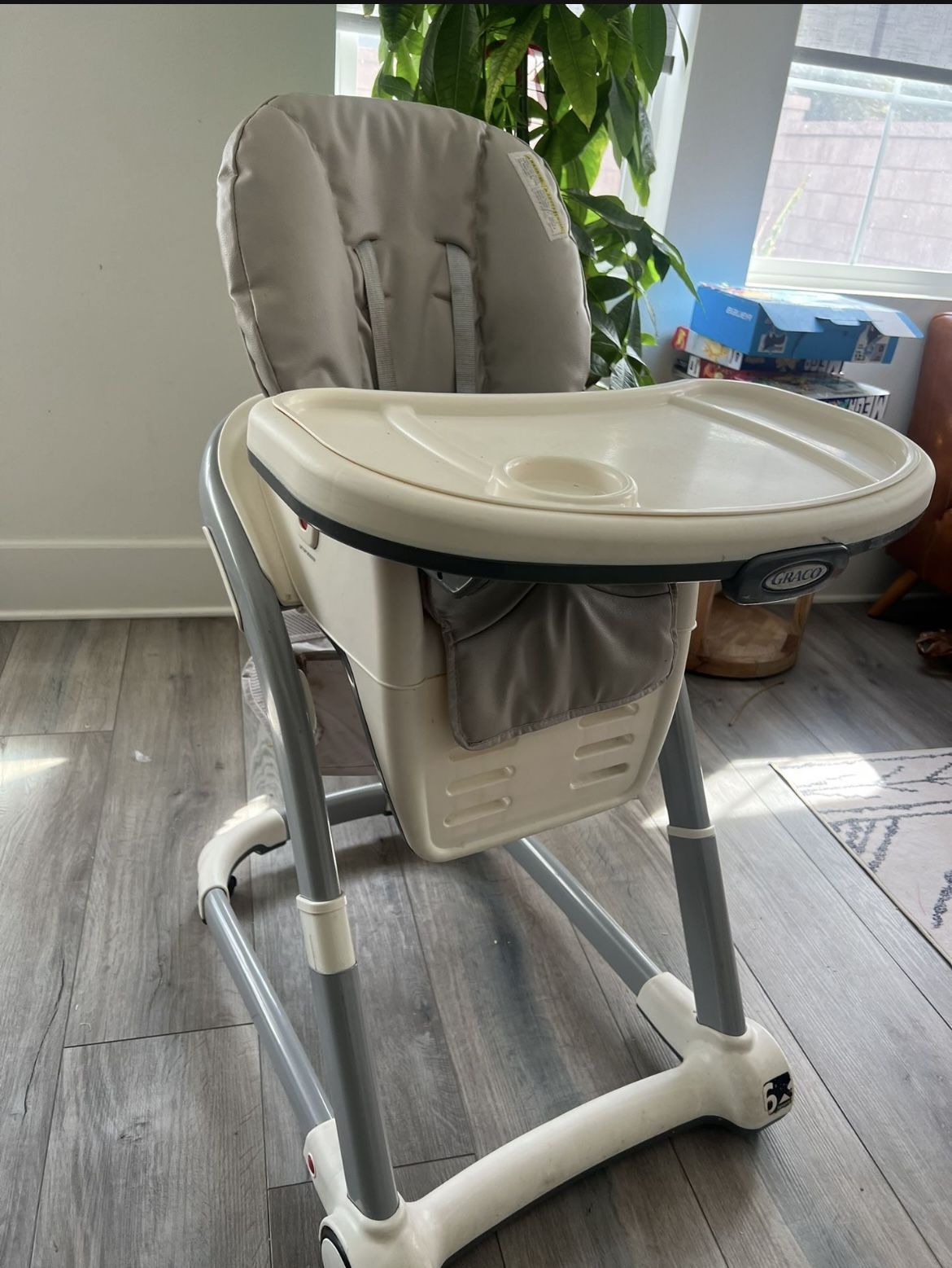 Graco 6 In 1 High chair!