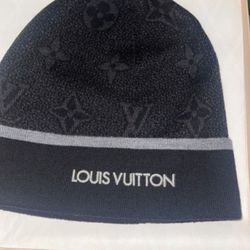 LV Hat H