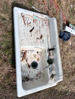 Antique farmhouse sink.