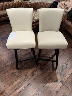 2 Brand New Counter Stools 26”