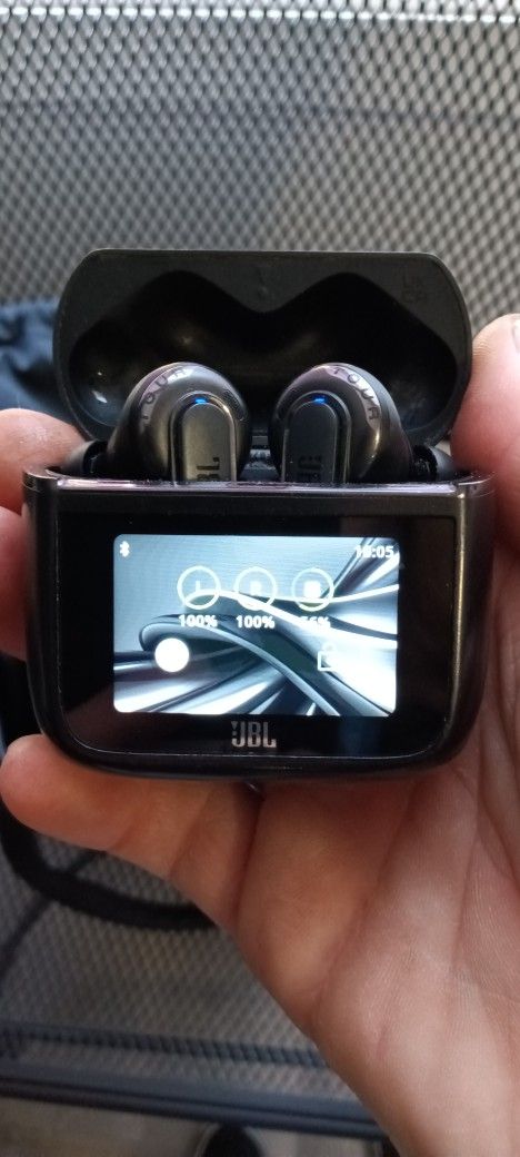 JBL Tour Pro 3 Earbuds