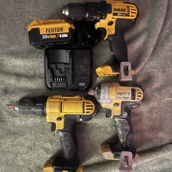 DEWALT DRILL SET 