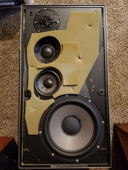 Vintage Bang and Olufsen M70 passive Loud Speakers in VERY GOOD SHAPE