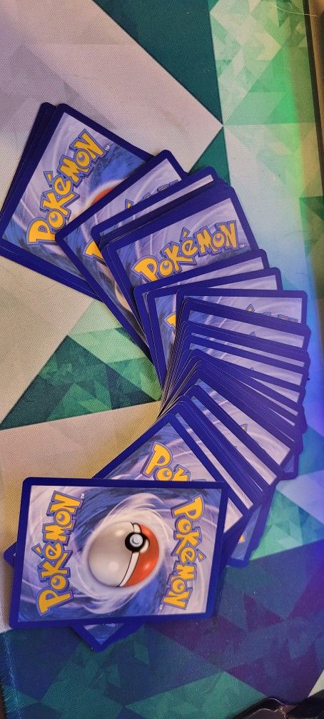 100 Card Lot Of Various Pokémon Cards. Holo/Rare Guarenteed. No Energies.