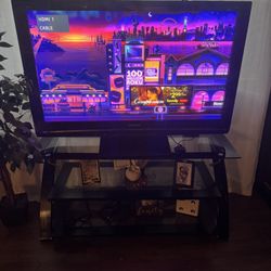 43 Inch Tv & Entertainment Center 