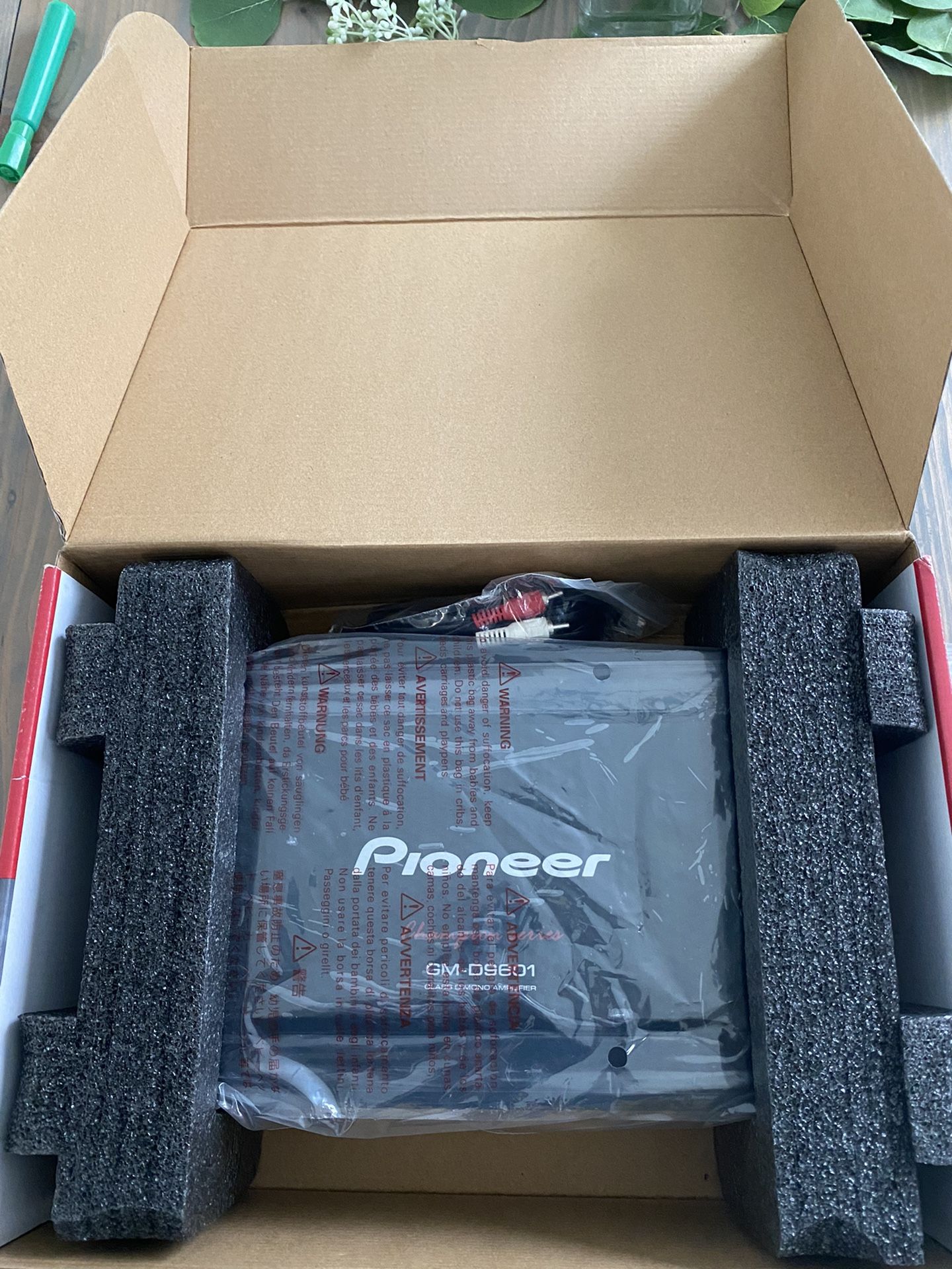 Pioneer Sub Amp (1) GM-D9601 OBO