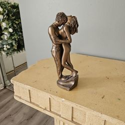 Lovers Embrace Statue