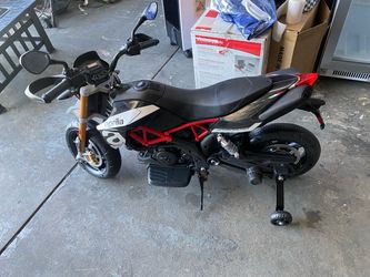 TOBBI Aprilia 12V Licensed Electric Motorcycle for Kids