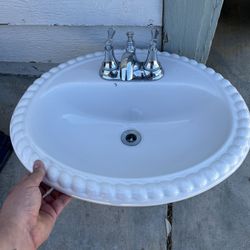 Bathroom vanity sink