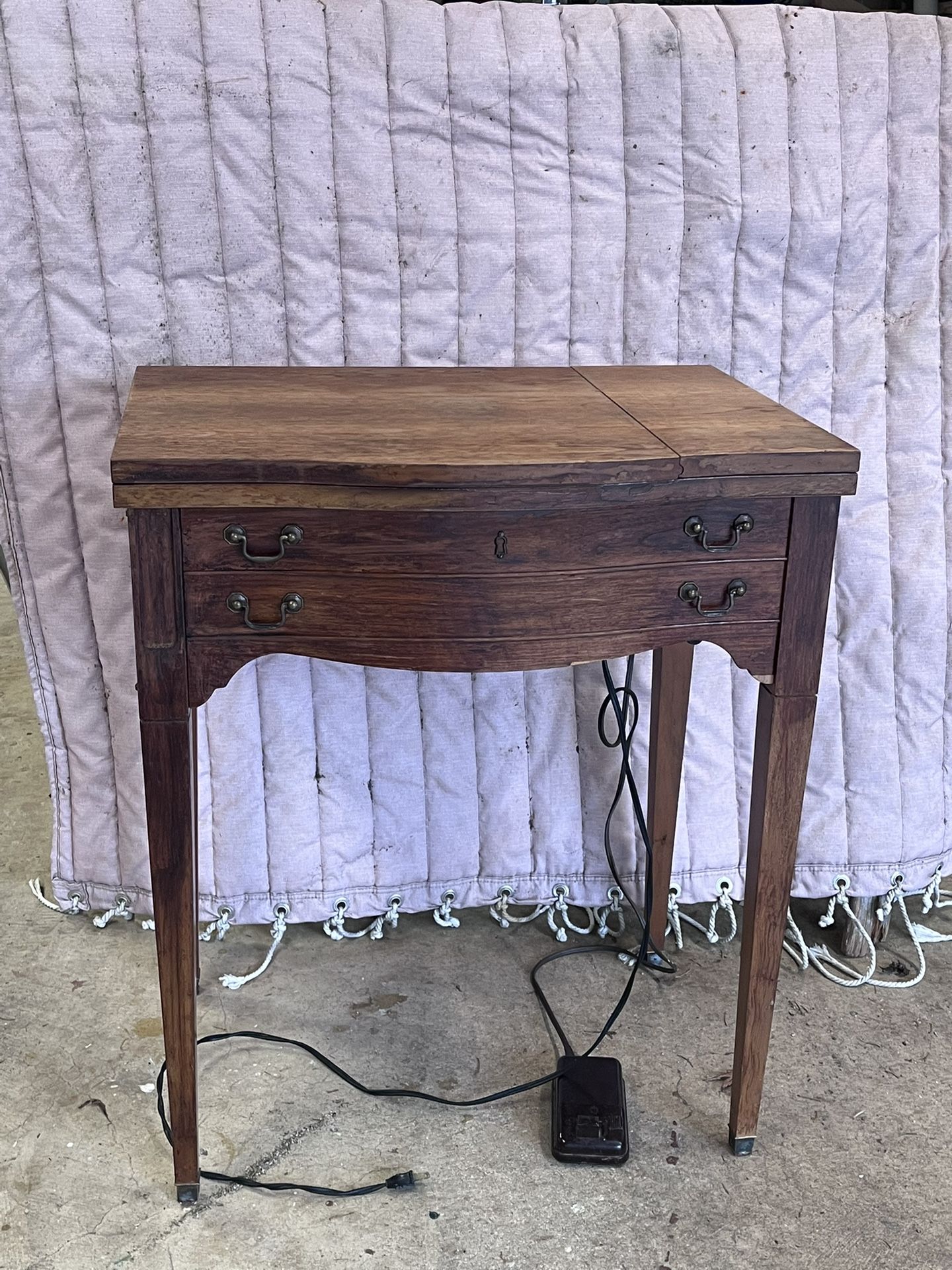 Sewing Machine Table