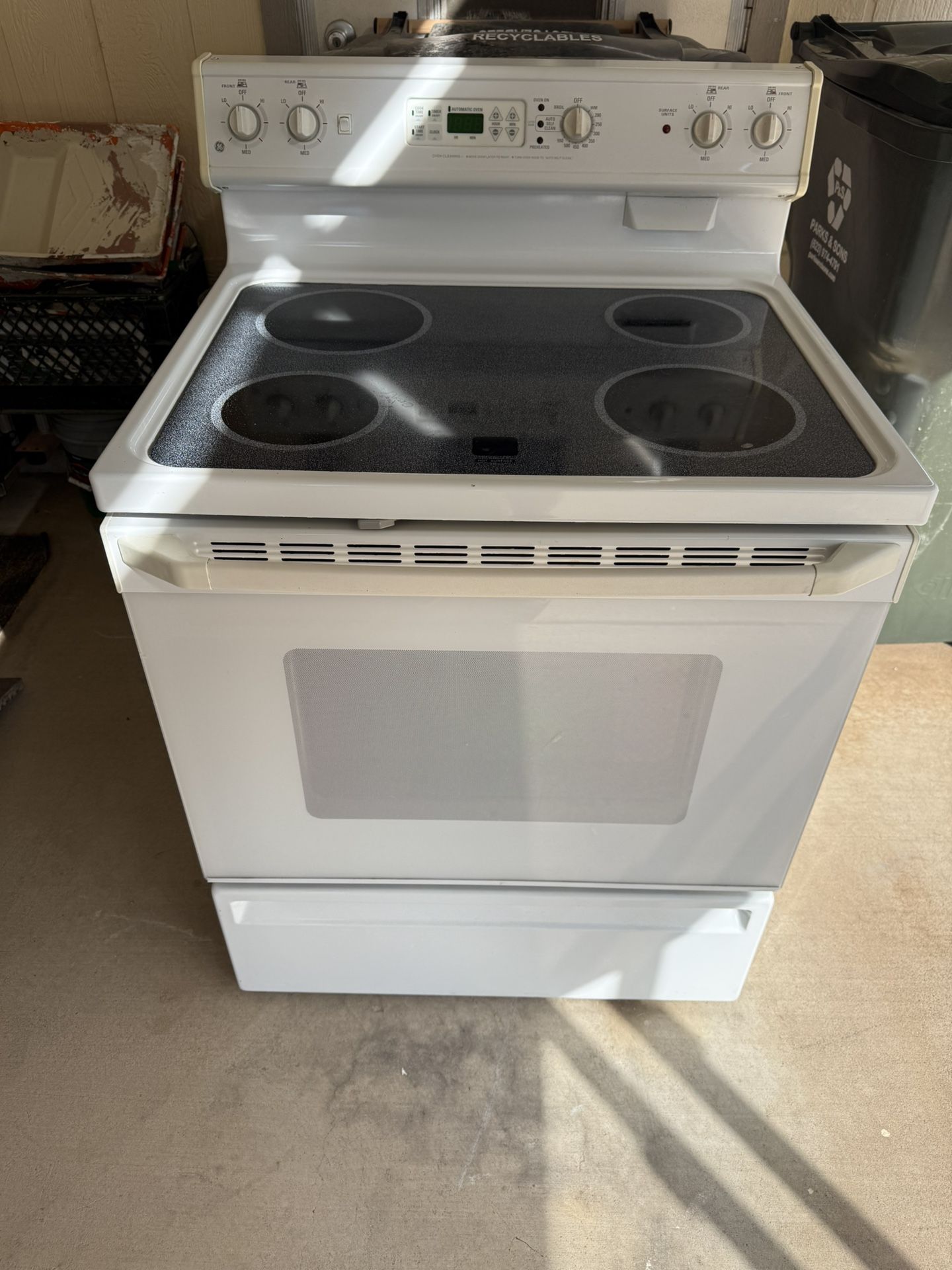 GE Electric Stove White OBO
