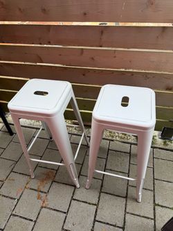 Set of 2 white bar stools