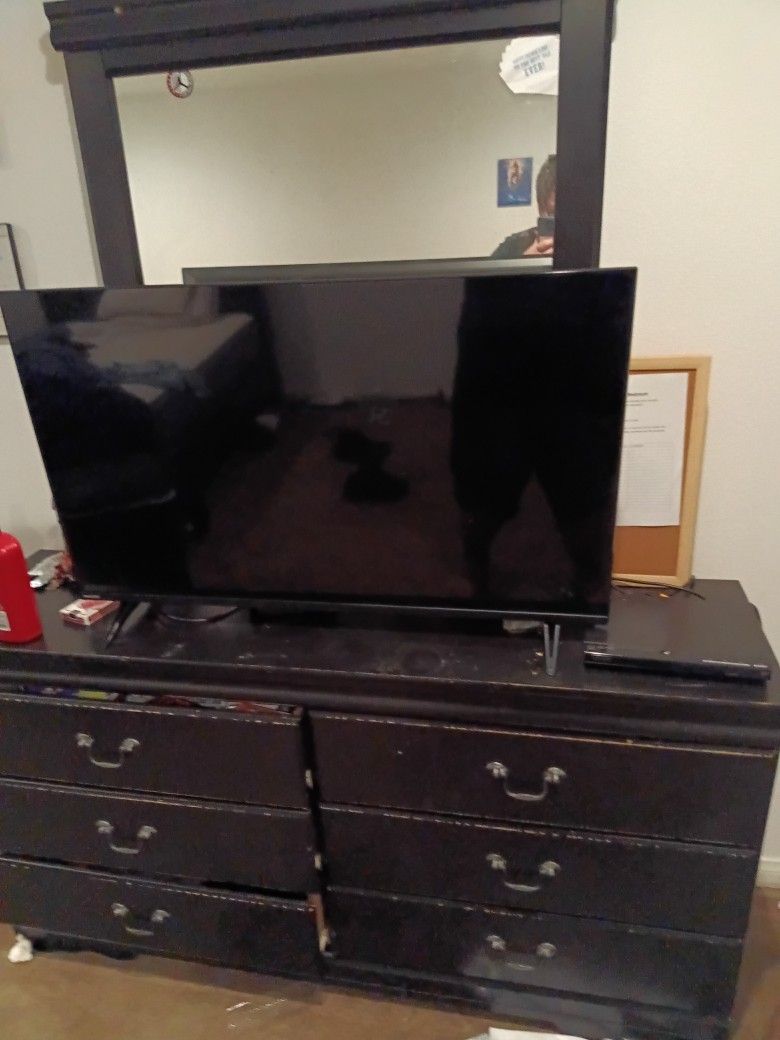 TV With DVD Player