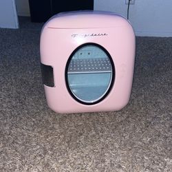 Frigidaire Mini Fridge