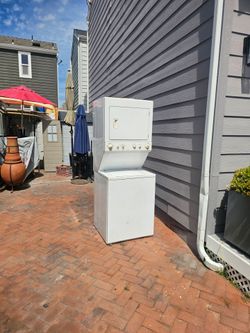 Stacked washer and gas dryer Frigidaire Gas Gallery Series