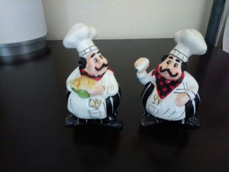 Salt/Pepper Shakers