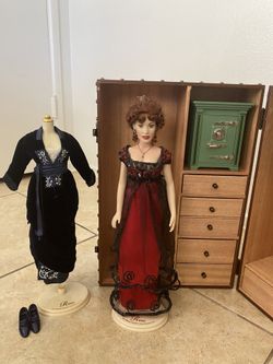 Official Titanic Vinyl Rose Portrait Doll And Suitcase