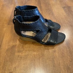Woman’s Soofft Natural Leather Sandals Shipping Avail 