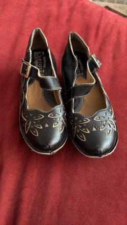 L”artiste All Leather Shoes Size 6