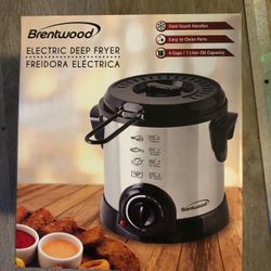 Electric Deep Fryer (Brand New!)