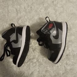 Nike Air Jordan 1 Mid (TD) Size 5C Black Red Grey 640735-096 NoLid