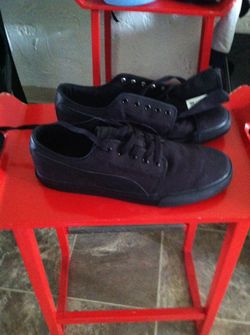 Black puma 10.5