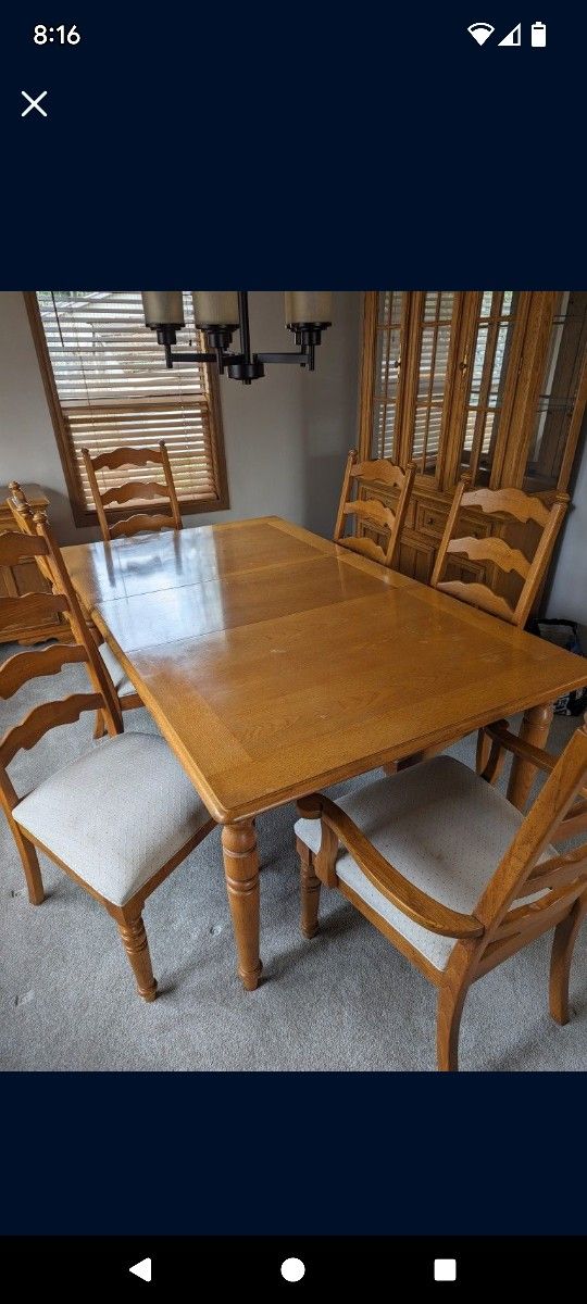 Extendable Dining Table W/6 Chairs