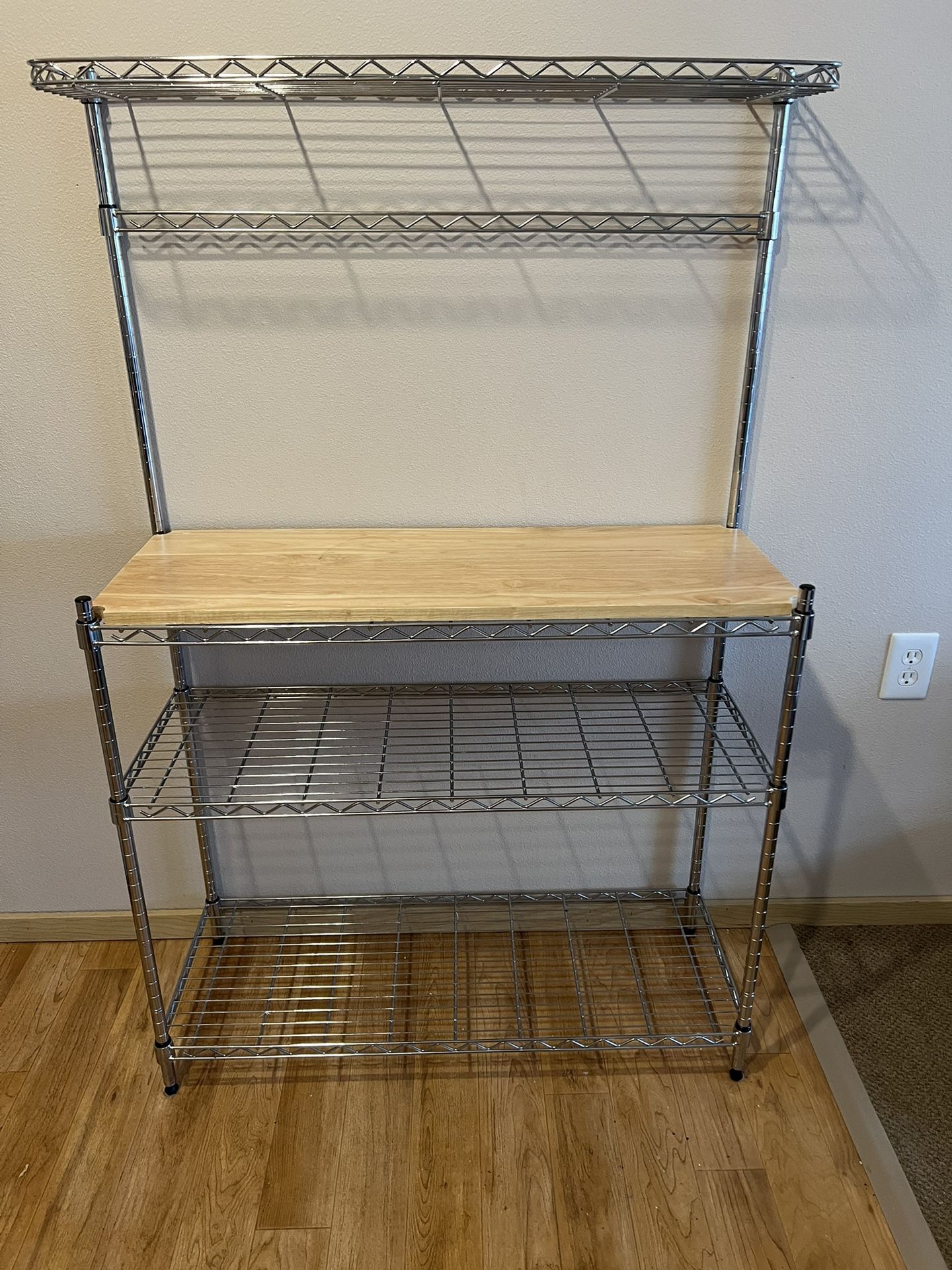 Baker’s Rack / Metal Shelf