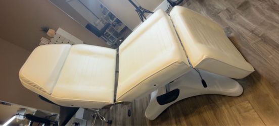 Massage table, wax