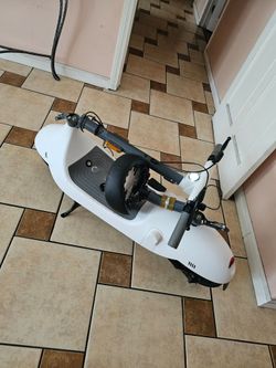 ELECTRIC SCOOTER OKAI WORKS PERFECTLY LED LIGHTS,INCLUDING CHARGER, 15MPH YOU CAN DRIVING BEFORE PURCHASE FOR ANY QUESTION TEXT ME PLEASE SE HABLA ESP