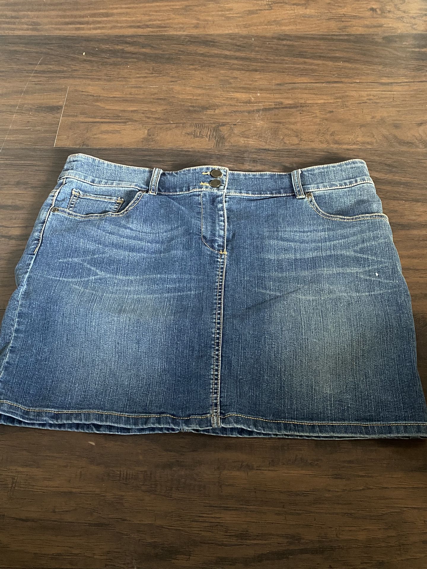 New York and Company Stretch Denim Mini Skirt Size 14 Zip Back Pockets