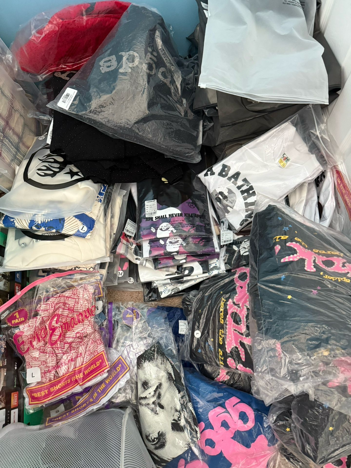 Everything Bape,Hellstar,Sp5der Vvs , EE shorts