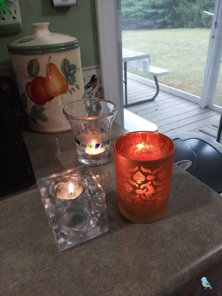 FREE CANDLE HOLDERS (4)