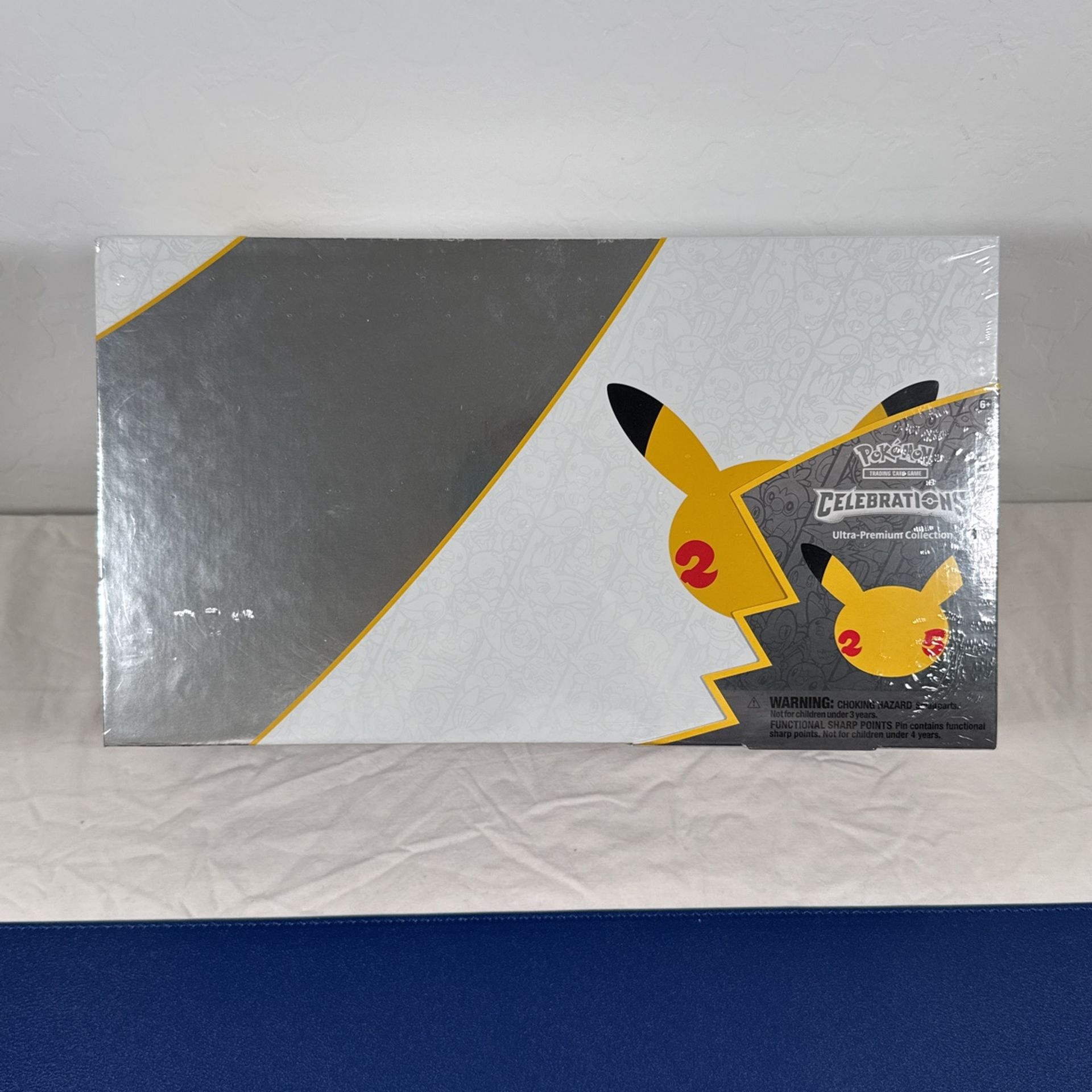 Celebrations Ultra Premium Collection Pokemon